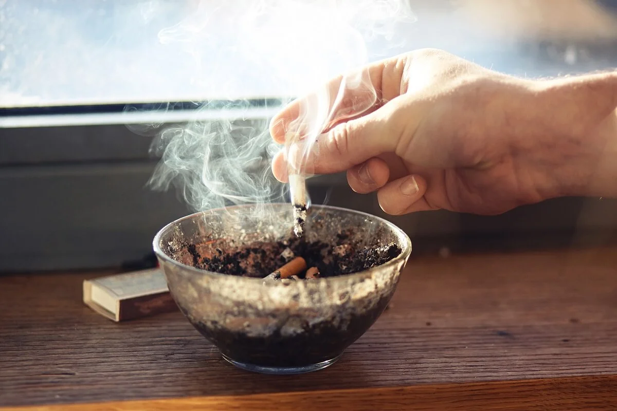 Cómo eliminar el olor a tabaco de una habitación de forma efectiva